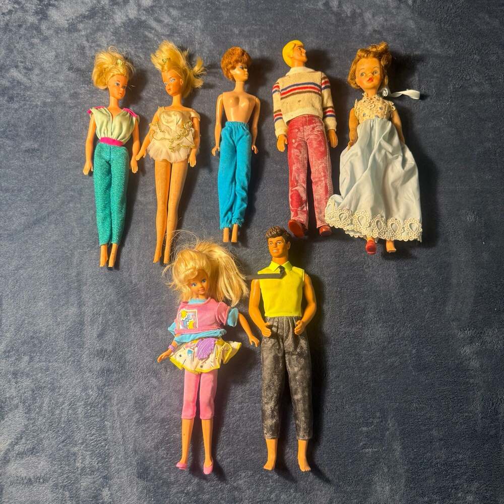 Vintage Mixed Lot of 7 Mattel Barbie, Ken, and Skipper Fashion Dolls